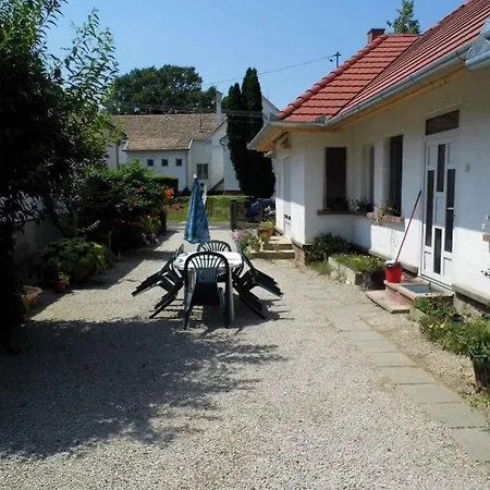 Holiday Balatonbereny/balaton 18105 بيت للعطل